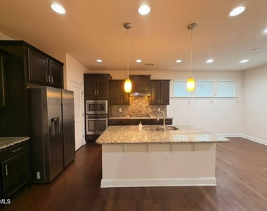 132 Concordia Woods Drive - Photo Thumbnail 4