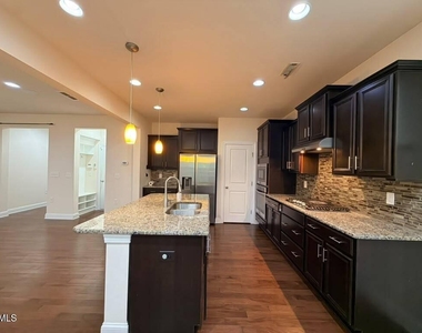 132 Concordia Woods Drive - Photo Thumbnail 7
