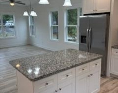 204 E Mill Street - Photo Thumbnail 4