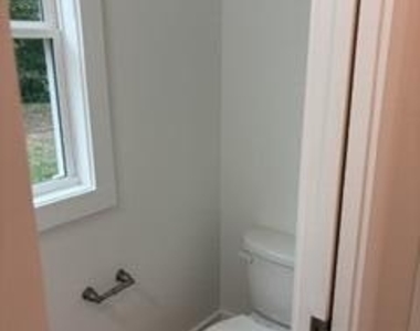 204 E Mill Street - Photo Thumbnail 7