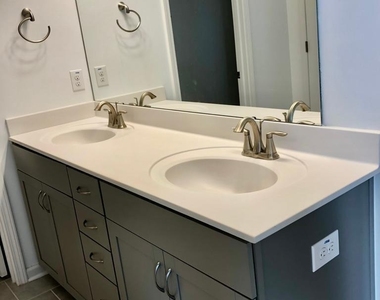 918 Lippincott Road - Photo Thumbnail 15