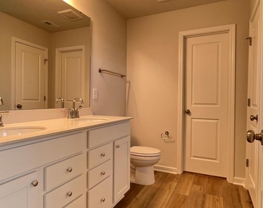717 Branthurst - Photo Thumbnail 15