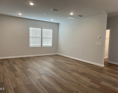 717 Branthurst - Photo Thumbnail 8