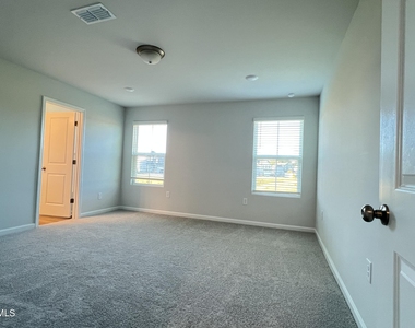 717 Branthurst - Photo Thumbnail 11