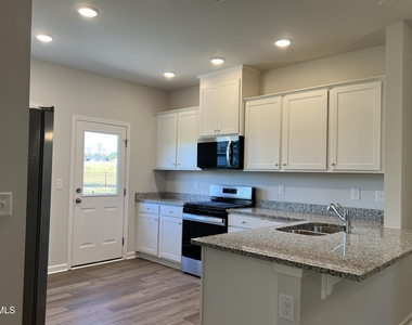 717 Branthurst - Photo Thumbnail 6