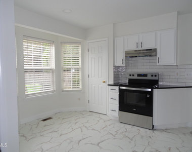 4213 Mardela Spring Drive - Photo Thumbnail 7
