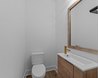 710 W North Street - Photo Thumbnail 20