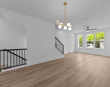 710 W North Street - Photo Thumbnail 8