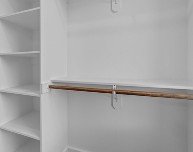 710 W North Street - Photo Thumbnail 24