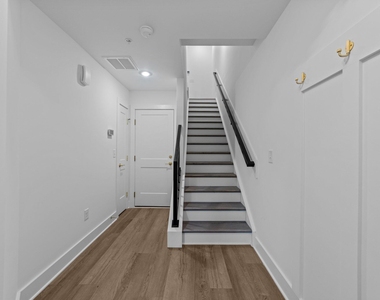 710 W North Street - Photo Thumbnail 13