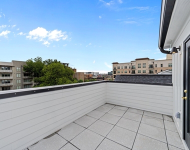 710 W North Street - Photo Thumbnail 2