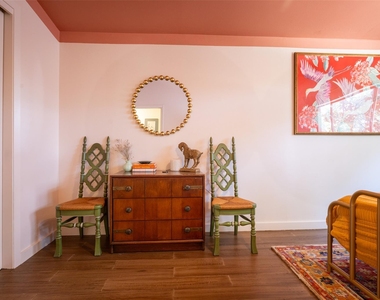 1706 Palma Plz - Photo Thumbnail 12