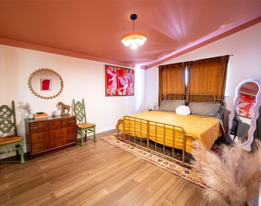 1706 Palma Plz - Photo Thumbnail 14