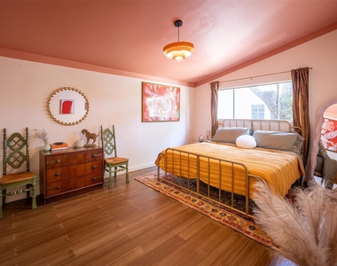 1706 Palma Plz - Photo Thumbnail 15