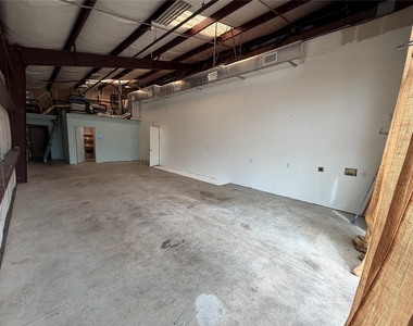 4825 Weidemar Ln - Photo Thumbnail 17