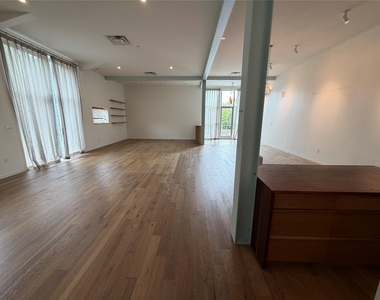 4825 Weidemar Ln - Photo Thumbnail 5