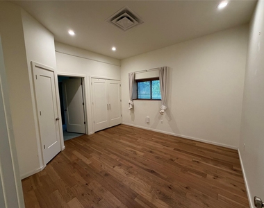 4825 Weidemar Ln - Photo Thumbnail 8