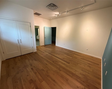 4825 Weidemar Ln - Photo Thumbnail 12