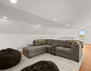1006 Winsted Ln - Photo Thumbnail 35