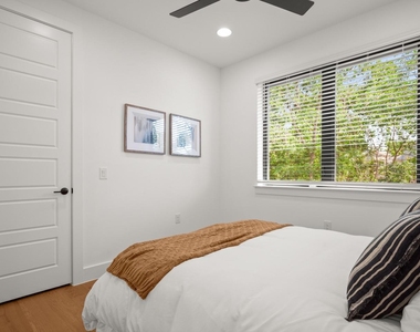 1006 Winsted Ln - Photo Thumbnail 23