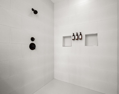 1006 Winsted Ln - Photo Thumbnail 17