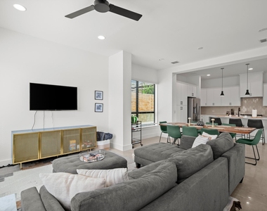 1006 Winsted Ln - Photo Thumbnail 5