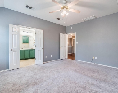 112 Maplewood N - Photo Thumbnail 14