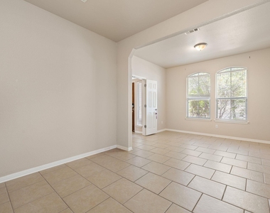 216 Cherry Laurel Dr - Photo Thumbnail 15