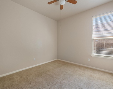 216 Cherry Laurel Dr - Photo Thumbnail 14