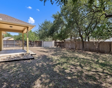 216 Cherry Laurel Dr - Photo Thumbnail 18