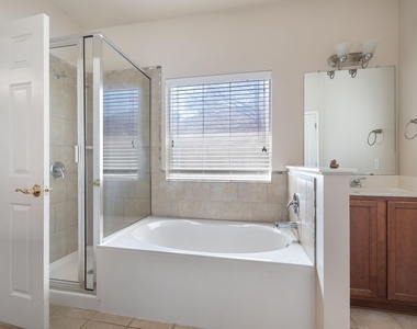 216 Cherry Laurel Dr - Photo Thumbnail 10