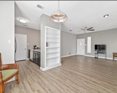 3011 Fruth St - Photo Thumbnail 7