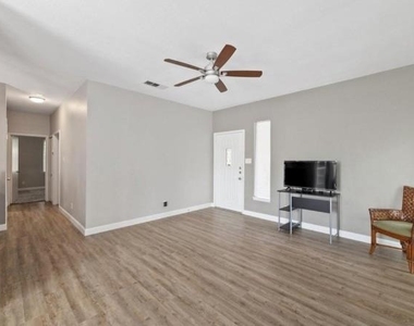 3011 Fruth St - Photo Thumbnail 5