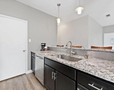 3011 Fruth St - Photo Thumbnail 9
