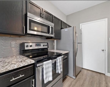 3011 Fruth St - Photo Thumbnail 8