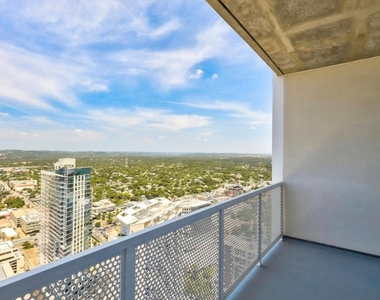 301 West Ave - Photo Thumbnail 14