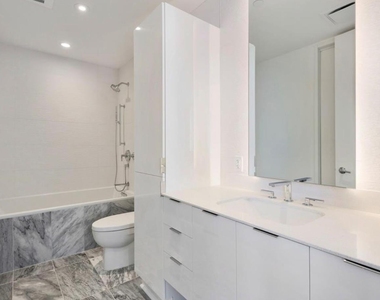 301 West Ave - Photo Thumbnail 11