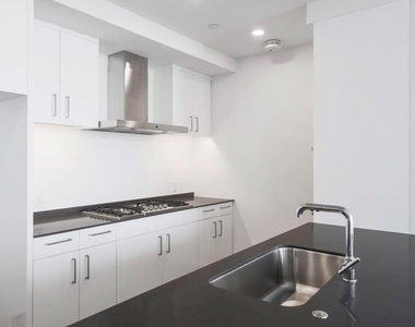 301 West Ave - Photo Thumbnail 7