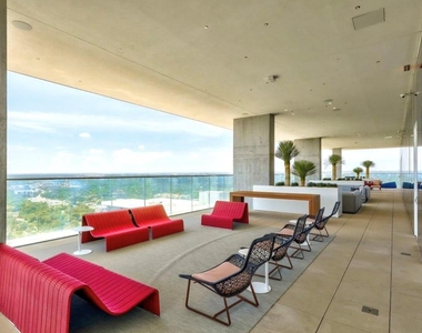 301 West Ave - Photo Thumbnail 25