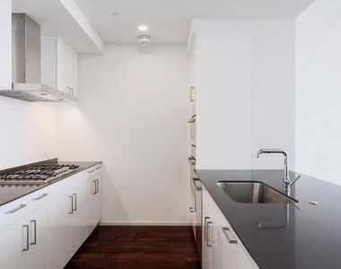 301 West Ave - Photo Thumbnail 5