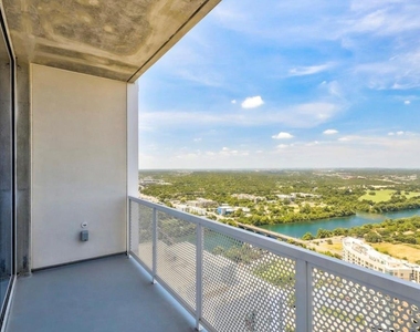 301 West Ave - Photo Thumbnail 13