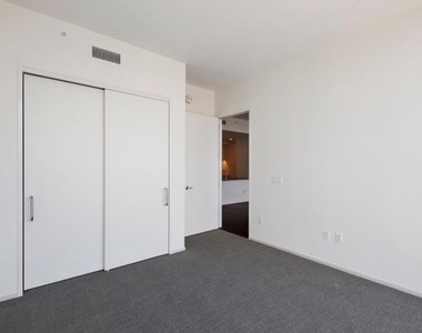 301 West Ave - Photo Thumbnail 9