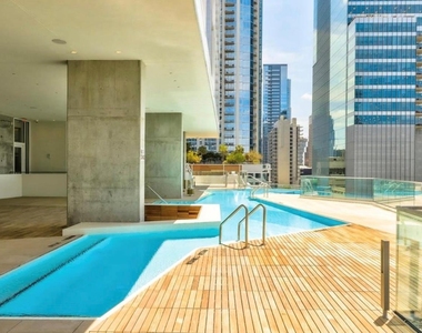 301 West Ave - Photo Thumbnail 15