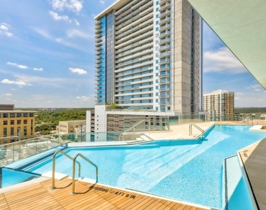301 West Ave - Photo Thumbnail 17