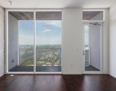 301 West Ave - Photo Thumbnail 1
