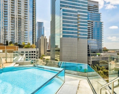 301 West Ave - Photo Thumbnail 16
