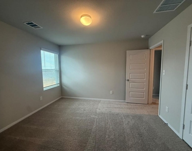 2601 Foss Rd - Photo Thumbnail 33