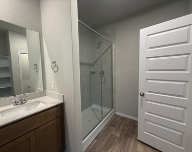 2601 Foss Rd - Photo Thumbnail 21