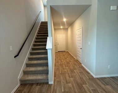 2601 Foss Rd - Photo Thumbnail 13