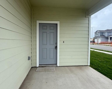 2601 Foss Rd - Photo Thumbnail 5